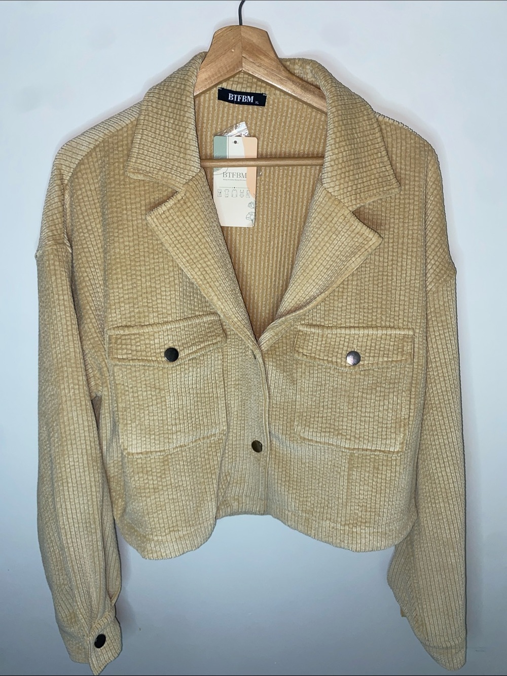 Women's Cropped Corduroy Jacket in Beige